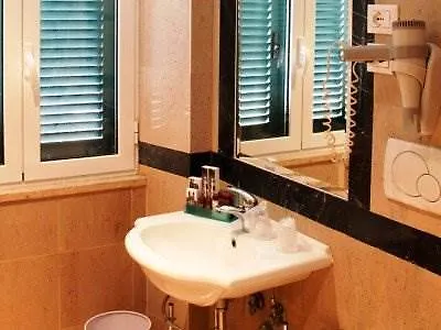 Boutique Hotel Trevi Rom 4*,