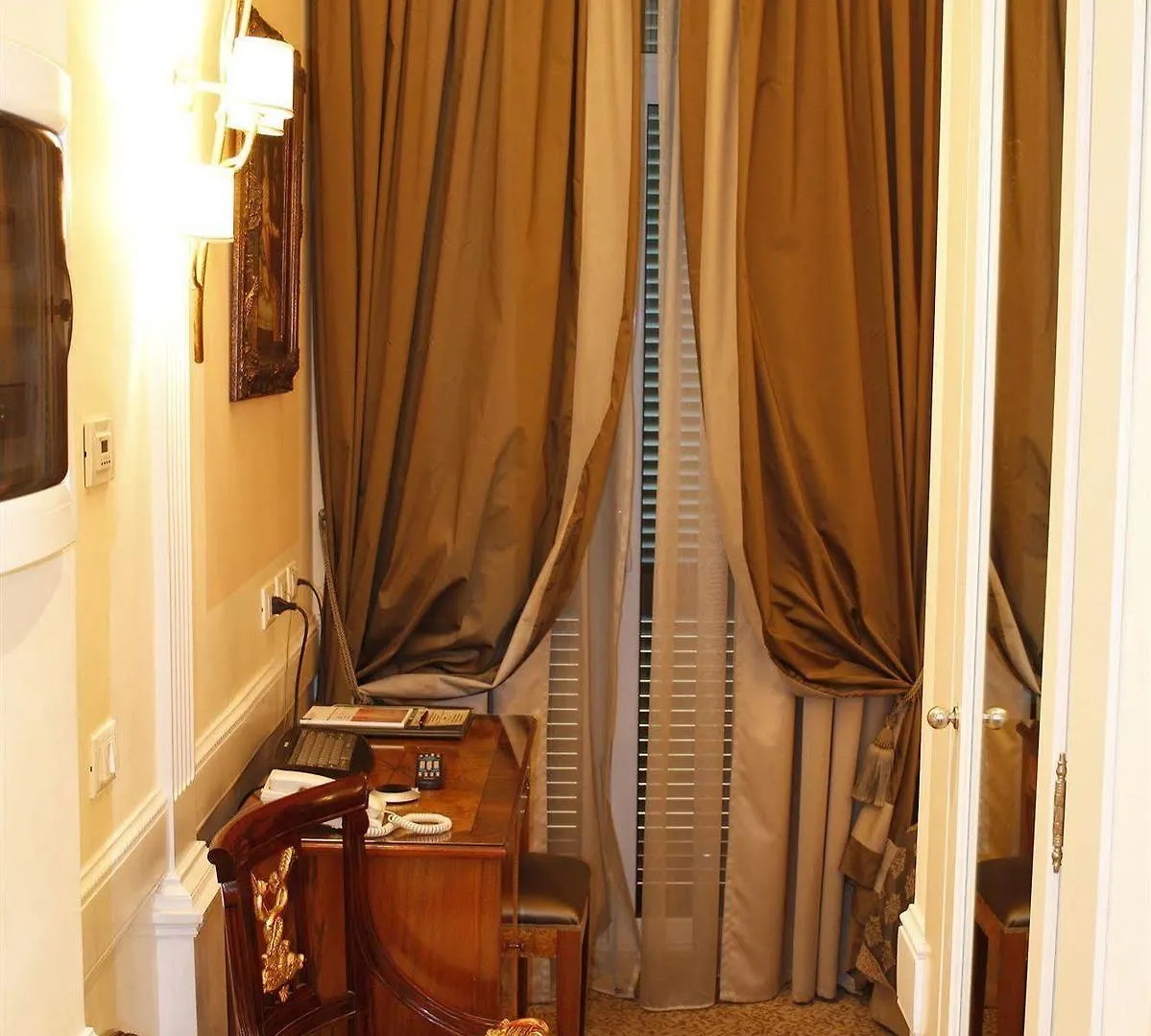 Boutique Hotel Trevi Rom 4*,